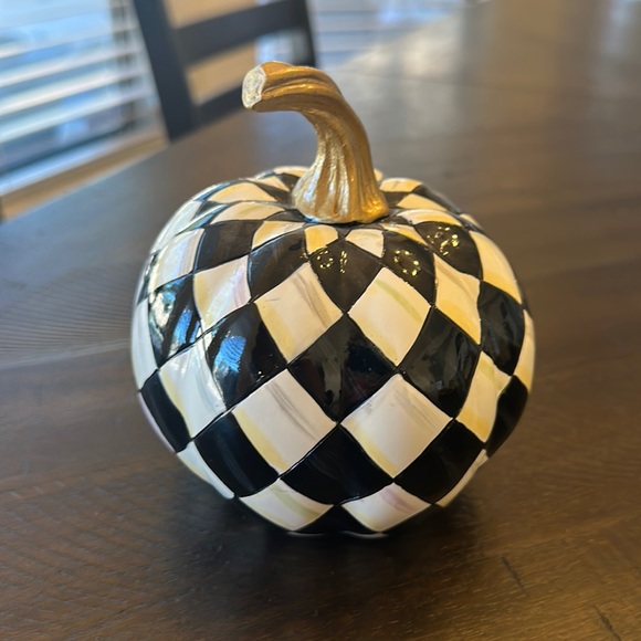 MacKenzie-Childs Other - Beautiful 😍 Mackenzie painted pumpkin